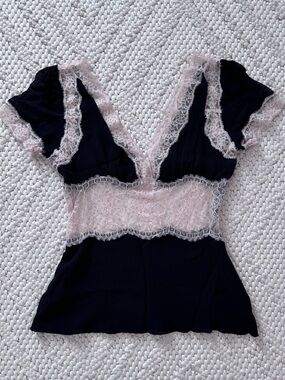 Y2K Bebe Black Lace-Trim V-Neck Top with  Lace Detail XS